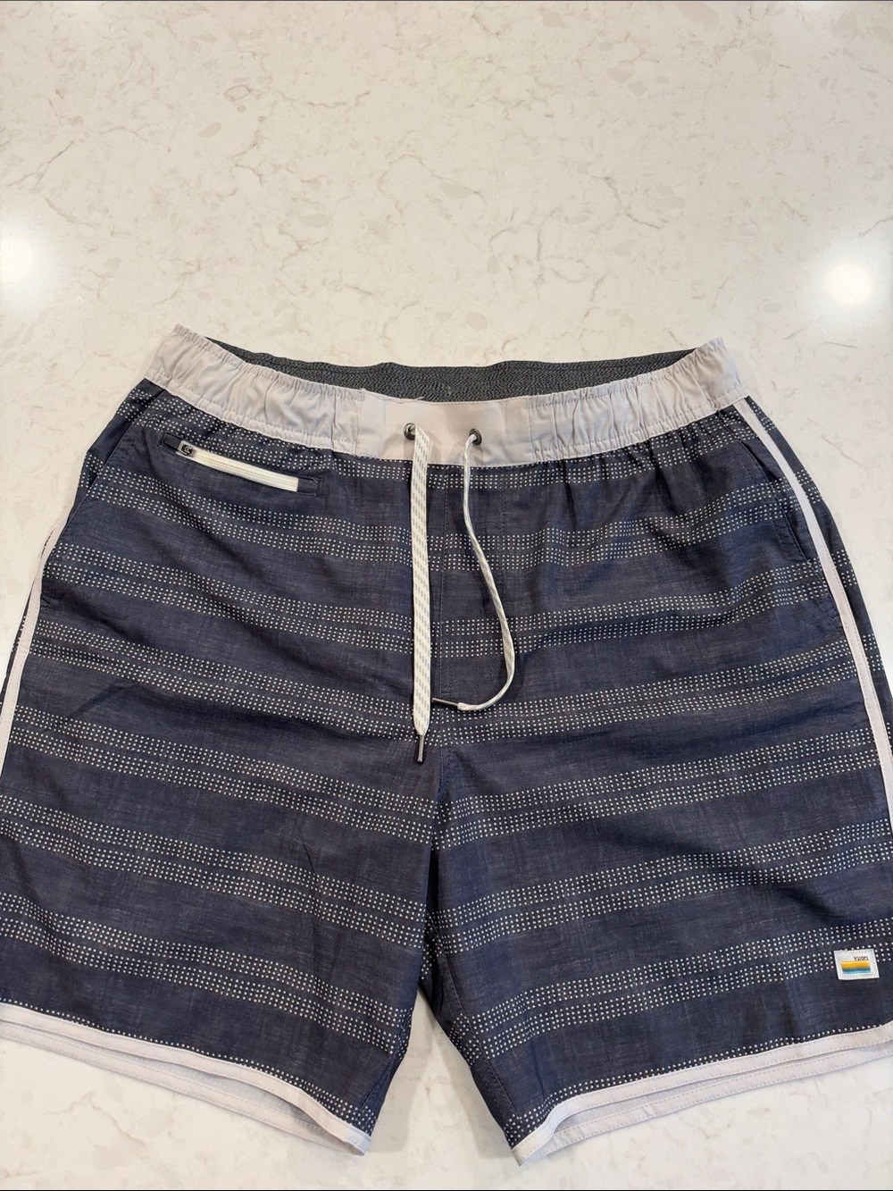 Vuori Banks Shorts Unlined Black and Natural Size Large